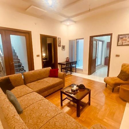 Fully Serviced Holiday Home Near Lyallpur Galleria Faisalabad Exterior foto