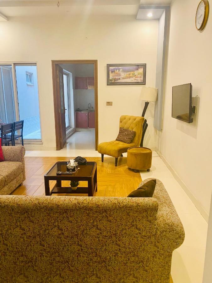 Fully Serviced Holiday Home Near Lyallpur Galleria Faisalabad Exterior foto