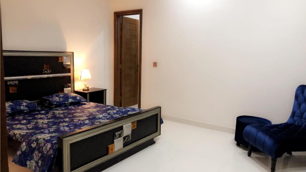 Fully Serviced Holiday Home Near Lyallpur Galleria Faisalabad Exterior foto